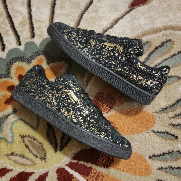 Puma Other - PUMA Suede Black & Gold "Splatter Metallic" - Men's size 10.5